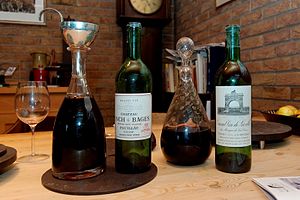 300px-Lynch_Bages_1970;_Leoville-Las-Cases_1970_in_decanters