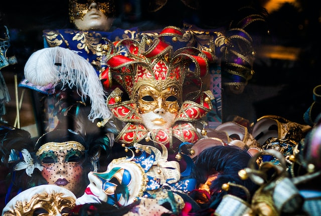 consigli-per-una-festa-di-carnevale-in-maschera